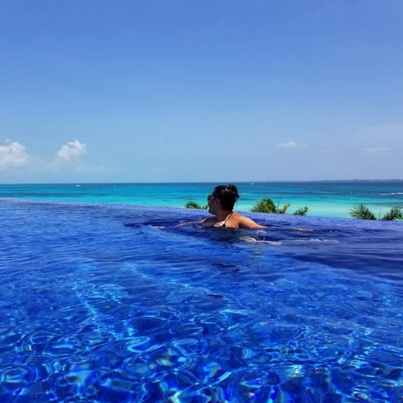 Meet your Posher, Cyrene - Picture 4 of 8